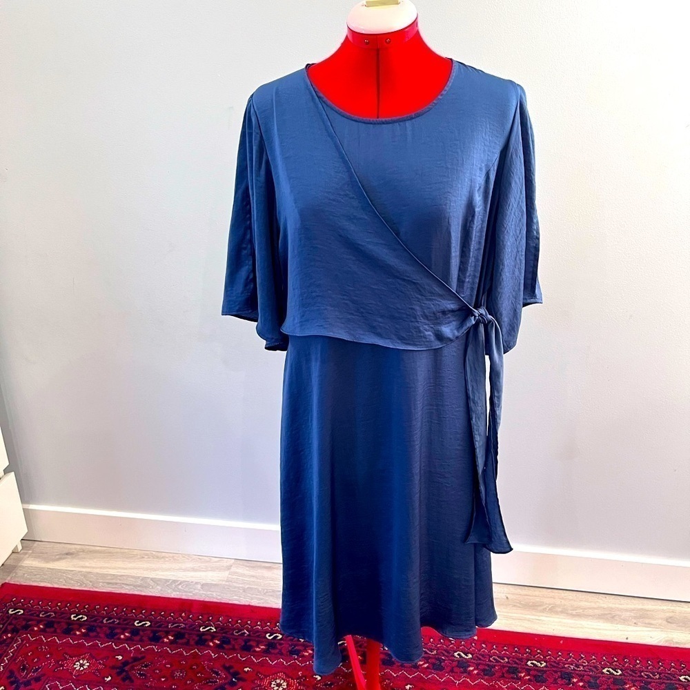 Cream Blue Zip Back Cross tie Front Split Cap Style Sleeve Midi Dress
